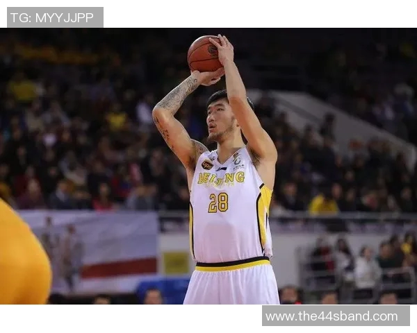 西安篮球队以53分稳居总决赛积分榜首位展现强劲实力